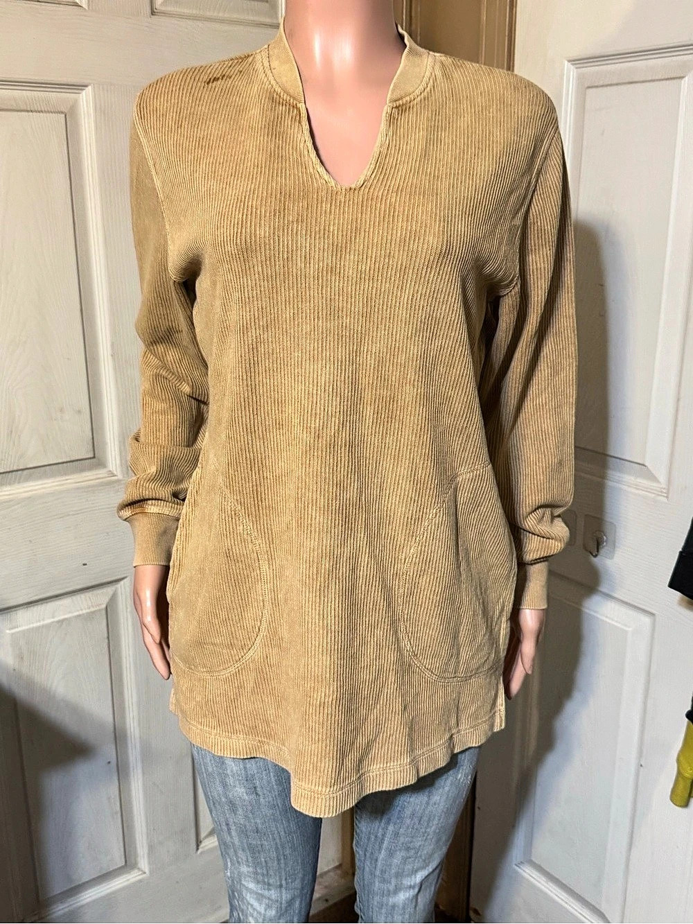 Pulp long sleeve Corduroy V-Neck hazelnut sweater L